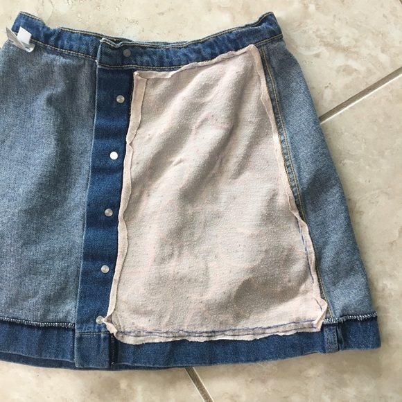 Denim skirt size small - Picture 7 of 10